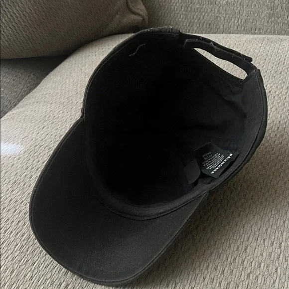 Balenciaga Black Cap with Red Logo Embroidery - Picture 5 of 8